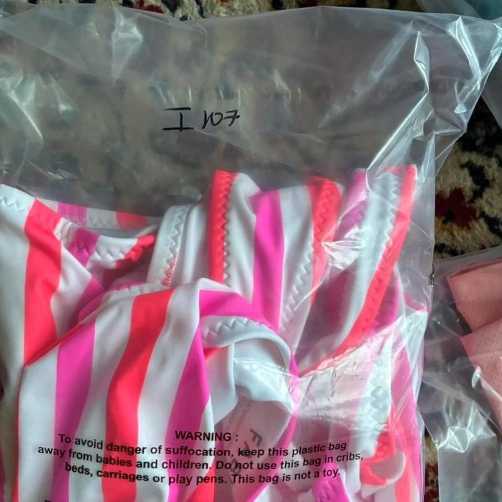 NWT Fabletics Sunset Scoop One-Piece pink & white stripe one piece swimsuit XXL‎